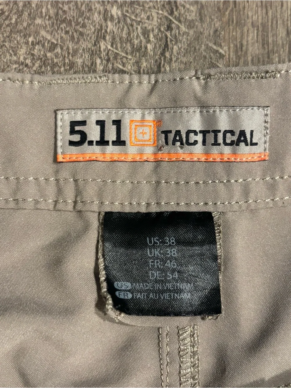 5.11 Tactical Men's Flat Front Shorts - Taupe Khaki Mens size 38 w/ 9” Inseam
